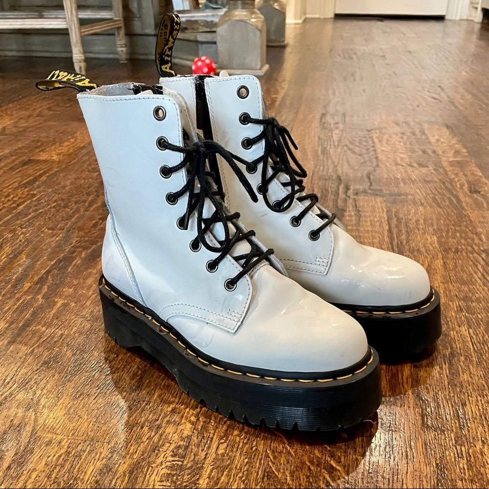 Lightly used,have a a few scuffs,but have only been used once or twice